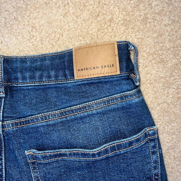 American Eagle Stretch Mom Jean 2 short - Picture 3 of 5